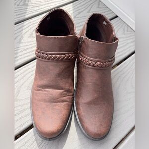 Women's Brown  Ankle Booties - 8W